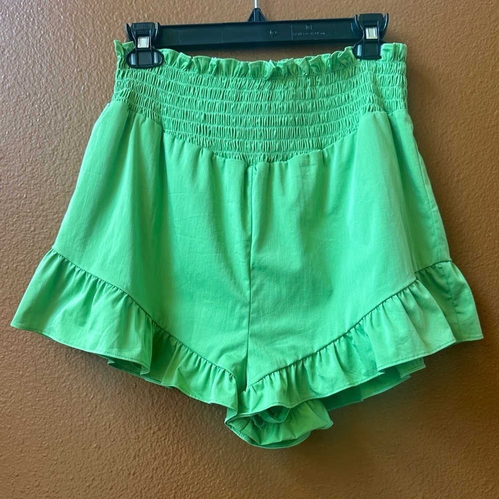 NWT! Camila Coelho Green “Brittany”Ruffle High Waist Shorts Size Medium - Picture 7 of 9